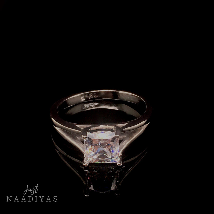 HIBA SWAROVSKI RING WWW.JUSTNAADIYAS.COM