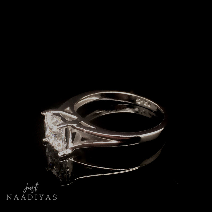 HIBA SWAROVSKI RING WWW.JUSTNAADIYAS.COM