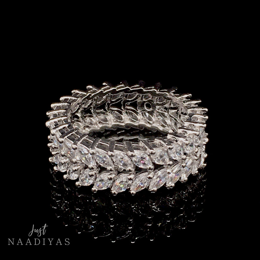 AARA SWAROVSKI RING WWW.JUSTNAADIYAS.COM